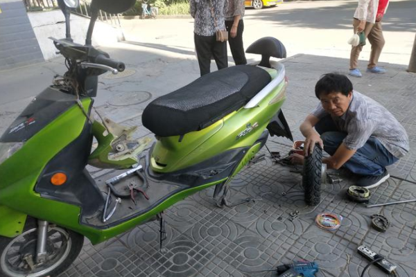 电动车维修：轮胎偏摆故障的原因